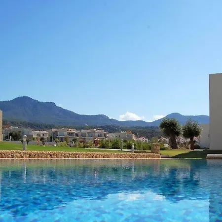 Nice Two-bedroom In Turtle Bay Village