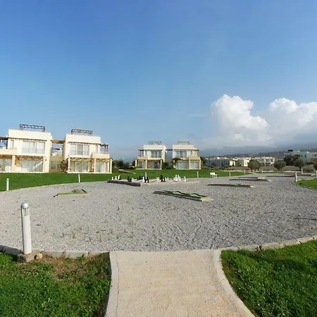 Nice Two-bedroom In Turtle Bay Village Apartman *