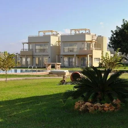 Nice Two-bedroom In Turtle Bay Village Apartman *