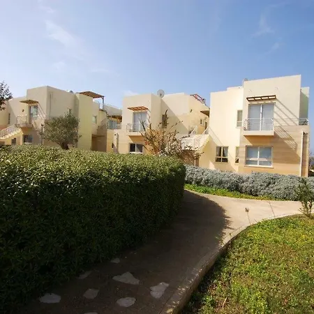 Nice Two-bedroom In Turtle Bay Village