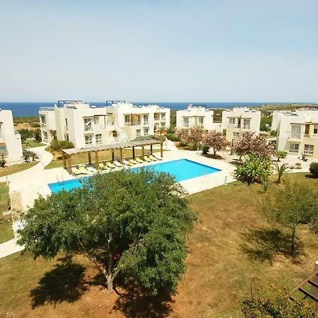Nice Two-bedroom In Turtle Bay Village
